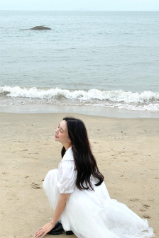 办公室的超短裙女教师美女